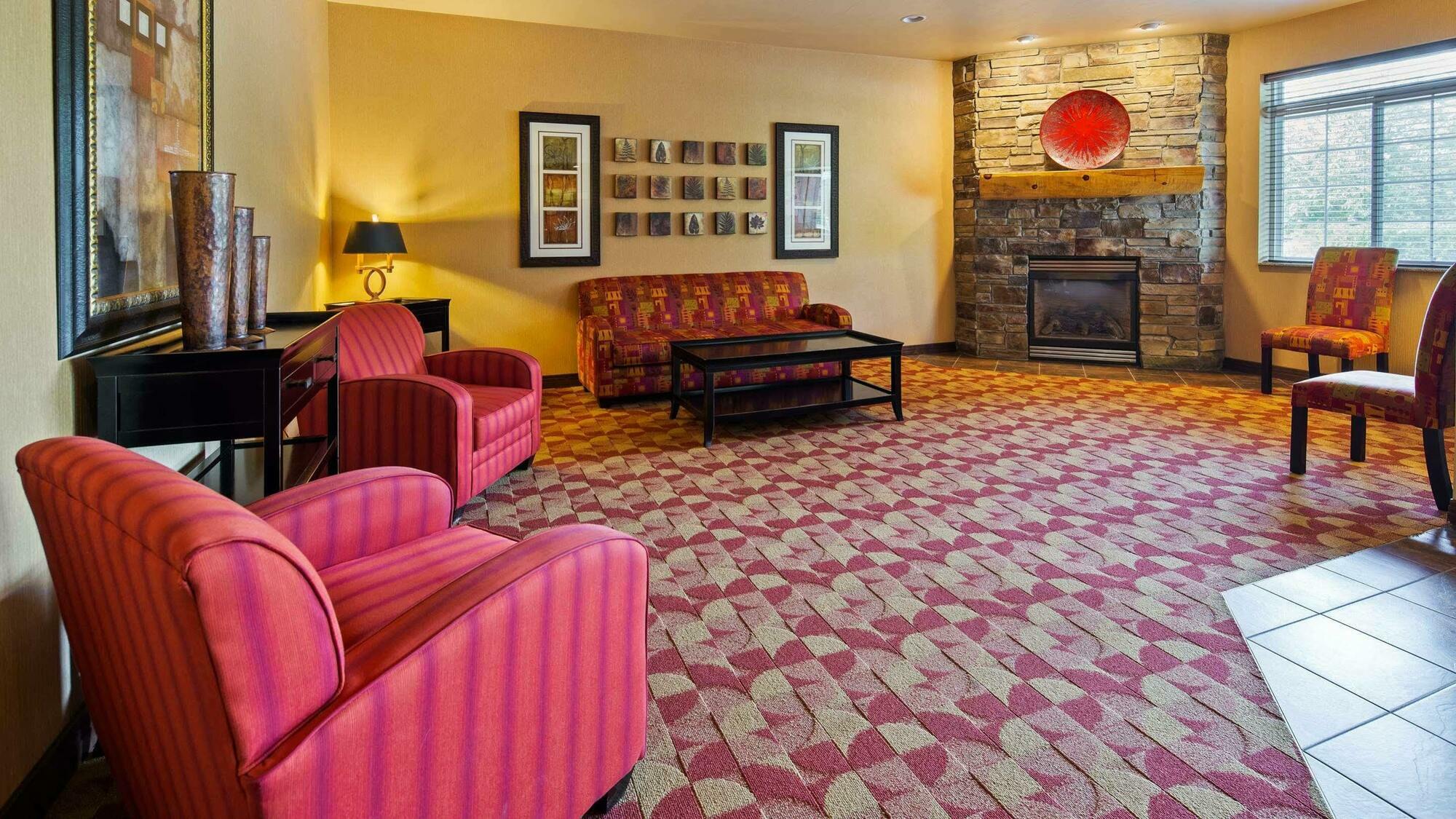 Crandon Inn & Suites Exterior foto